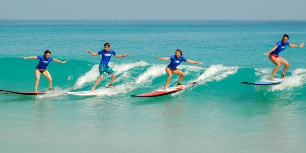 surf-lessons-1100x580